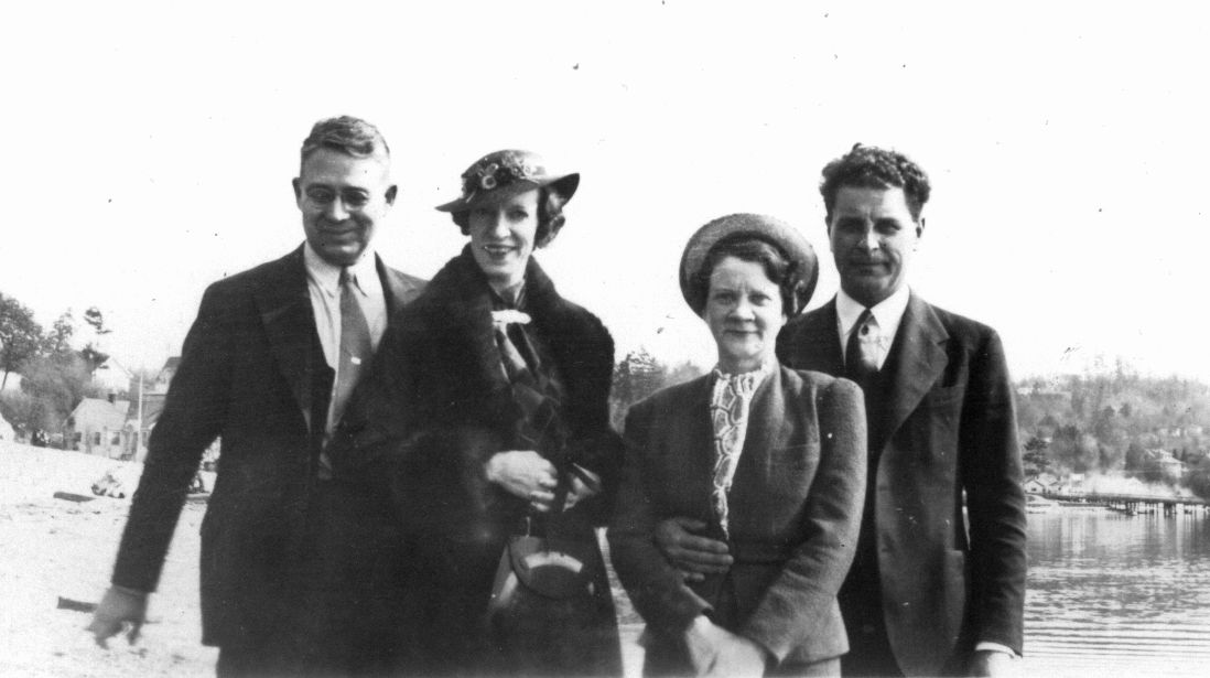 Vera & George Graetz with brother Verne & Mimi, 1946